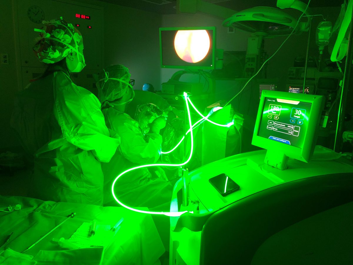 Urología y Nefrología de Quirón Marbella, reconocido por su atención médica en riñón y vías urinarias - laser verde urologia quironsalud marbella Urología en Quirónsalud Marbella.