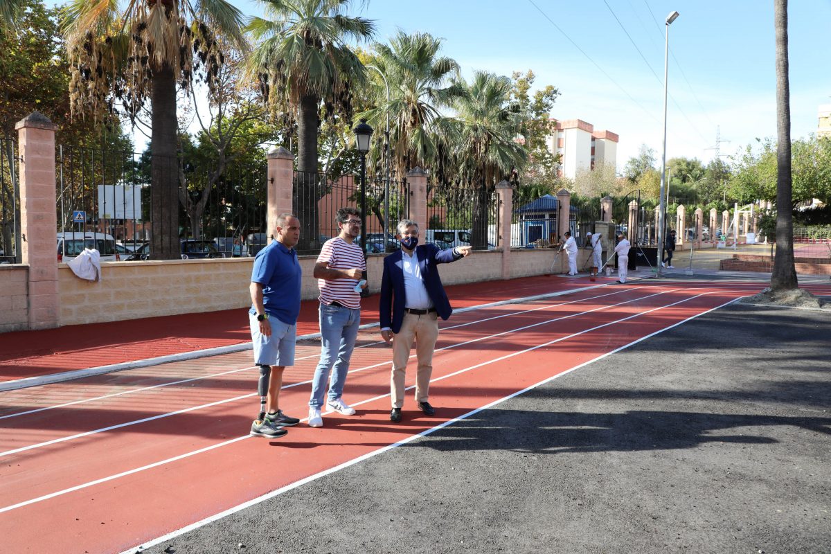 San Pedro contará con una pista de atletismo perimetral en el polideportivo El Arquillo - 0H3A7299 Visita a la pista de atletismo en el polideportivo El Arquillo.