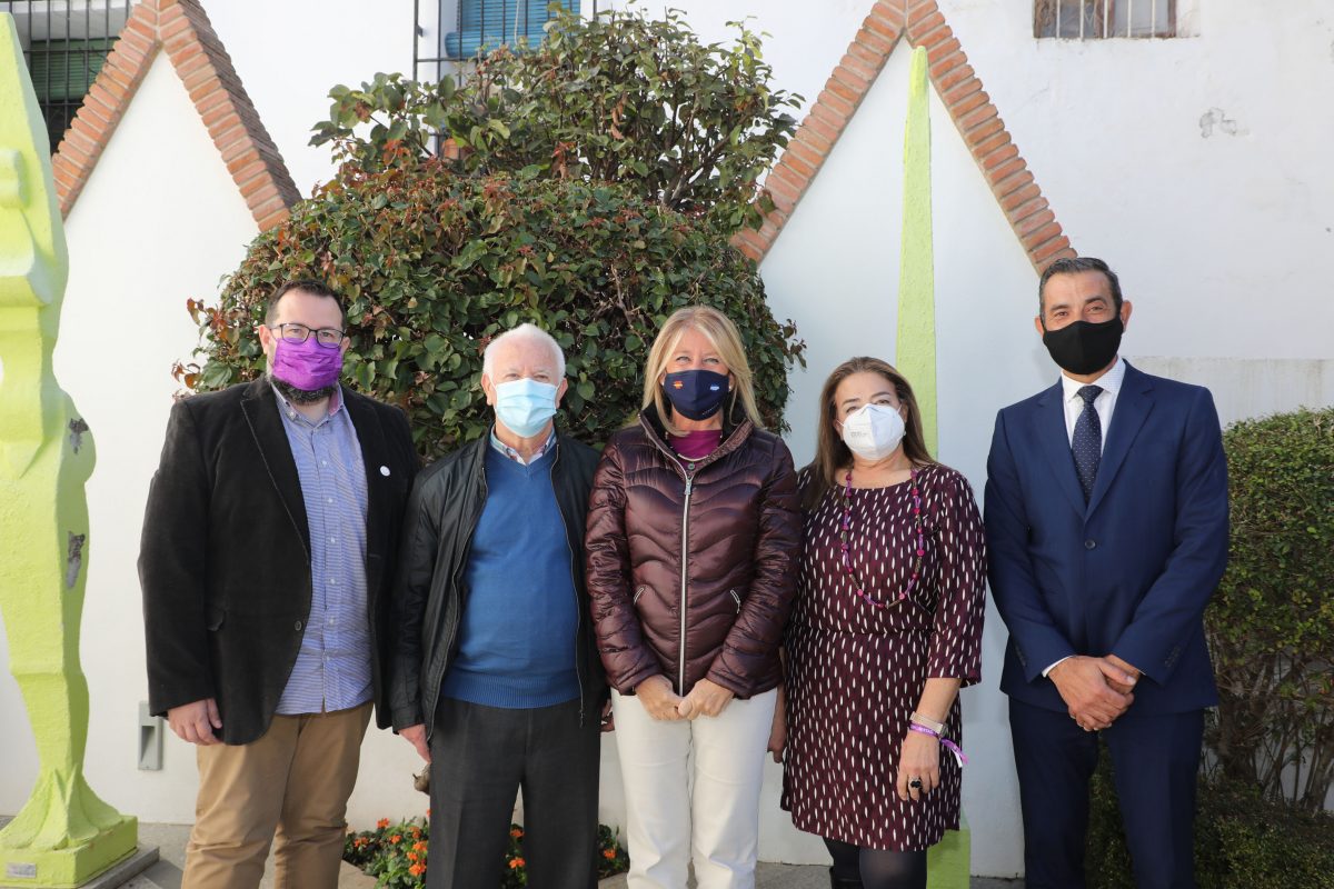 Homenaje a las víctimas de violencia de género en Marbella el 25N.