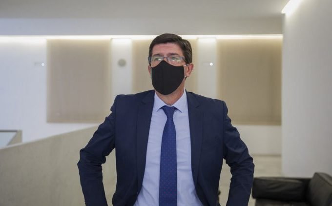 Marín dice sobre cotillones y cabalgatas que «confía en la responsabilidad de los andaluces» - 1AC44DD8 0188 42CC A3DA 07803D4134AF Marín dice sobre cotillones y cabalgatas que «confía en la responsabilidad de los andaluces» - 1AC44DD8 0188 42CC A3DA 07803D4134AF