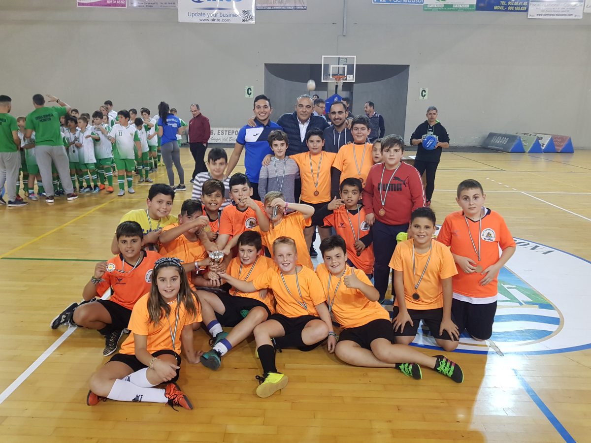 Los alumnos de distintos colegios de Estepona celebran el VI Torneo Navideño - 20181214 214446 Torneo Navideño en Estepona.