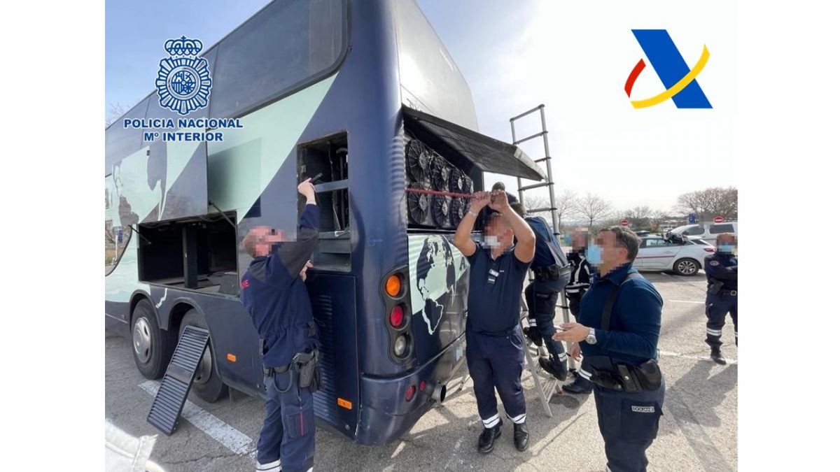 Desarticulada una banda que transportaba droga oculta en autobuses - 20211210 Foto 3 Desarticulada una banda que transportaba droga oculta en autobuses - 20211210 Foto 3