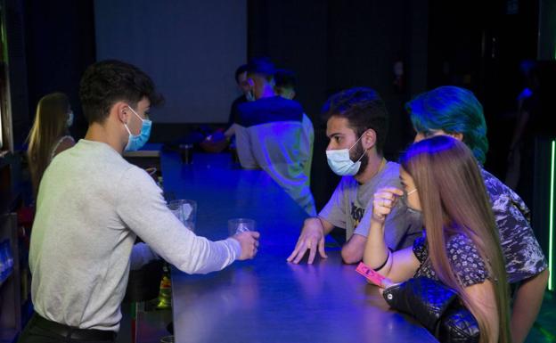 Andalucía pretende pedir el certificado Covid para acceder al ocio nocturno y la hostelería - 93C7CBE9 0794 426E 9367 E3C532FEE3F1 Andalucía pretende pedir el certificado Covid para acceder al ocio nocturno y la hostelería - 93C7CBE9 0794 426E 9367 E3C532FEE3F1