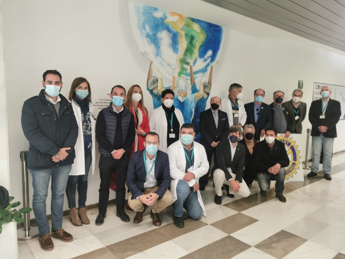 El Hospital Costa del Sol luce un mural en homenaje al personal sanitario por su labor durante la pandemia - PanelHomenajeRotarySanitariosHCS 5 Presentación del Mural, en el Hospital Costa del Sol.