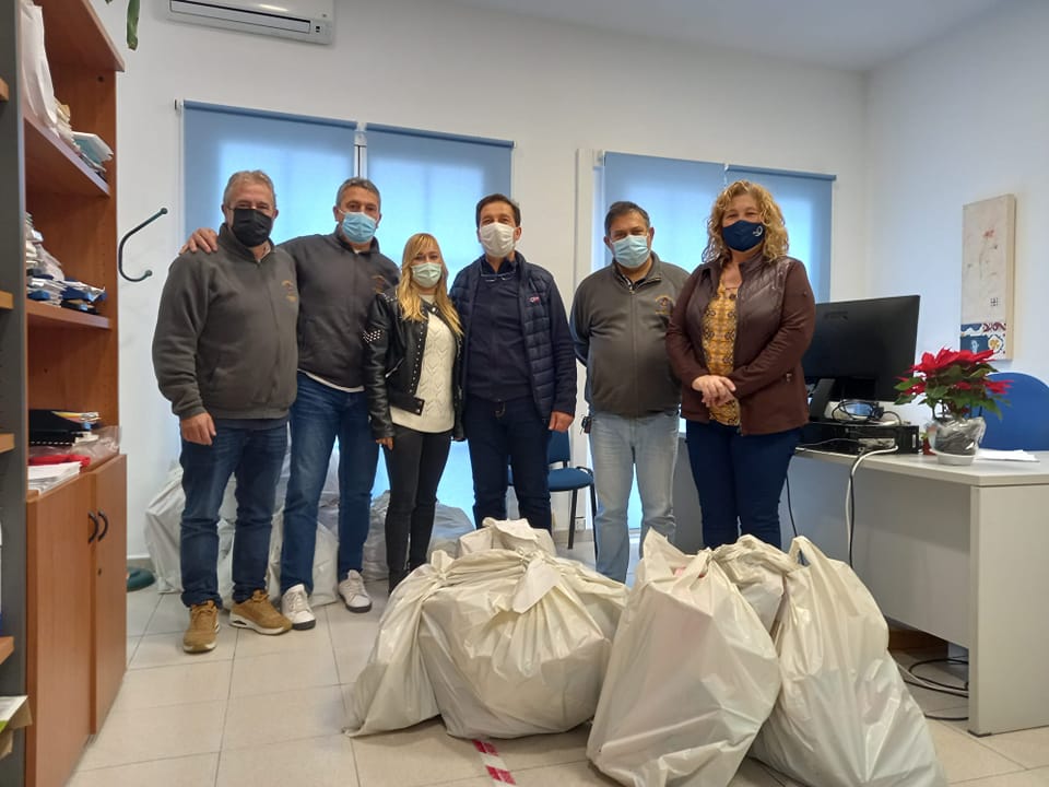 Más de 200 familias se beneficiaron de la campaña 'Ningún Niño Sin Juguete', del Frente Bolillón - 271186052 2962582704055202 2100273329532828475 n Entrega de Juguetes en Manilva.