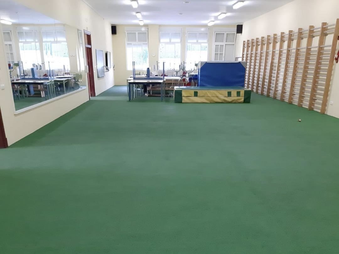 El suelo del gimnasio del Blas Infante, listo para la vuelta al cole - 2BA9E2F5 7D29 478E A6BC 3A3AD168AA39 El suelo del gimnasio del Blas Infante, listo para la vuelta al cole - 2BA9E2F5 7D29 478E A6BC 3A3AD168AA39
