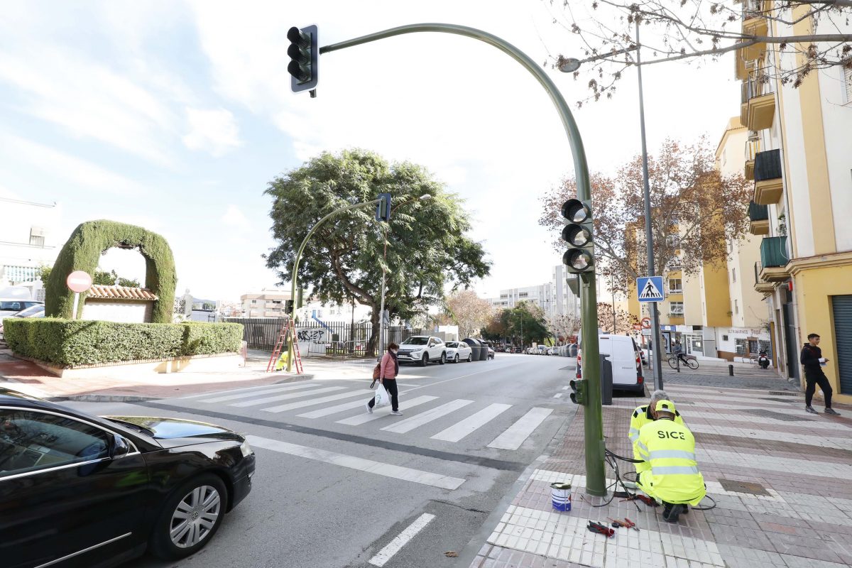 Marbella instala el primer semáforo que se activa por aproximación y sin pulsador - 9F4C2544 A788 4F30 94A2 89610C7F1DF3 Marbella instala el primer semáforo que se activa por aproximación y sin pulsador - 9F4C2544 A788 4F30 94A2 89610C7F1DF3