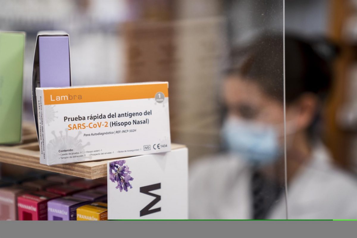 Málaga registra más de 1.800 positivos de Covid este sábado - Prueba Málaga registra más de 1.800 positivos de Covid este sábado - Prueba