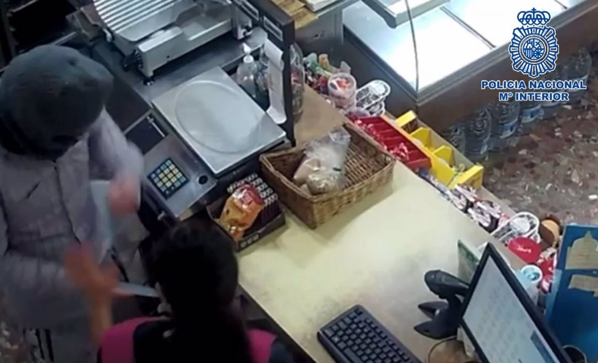 Detenido por asaltar un comercio de Estepona dos veces en 48 horas - Robo Estepona Detenido por asaltar un comercio de Estepona dos veces en 48 horas - Robo Estepona