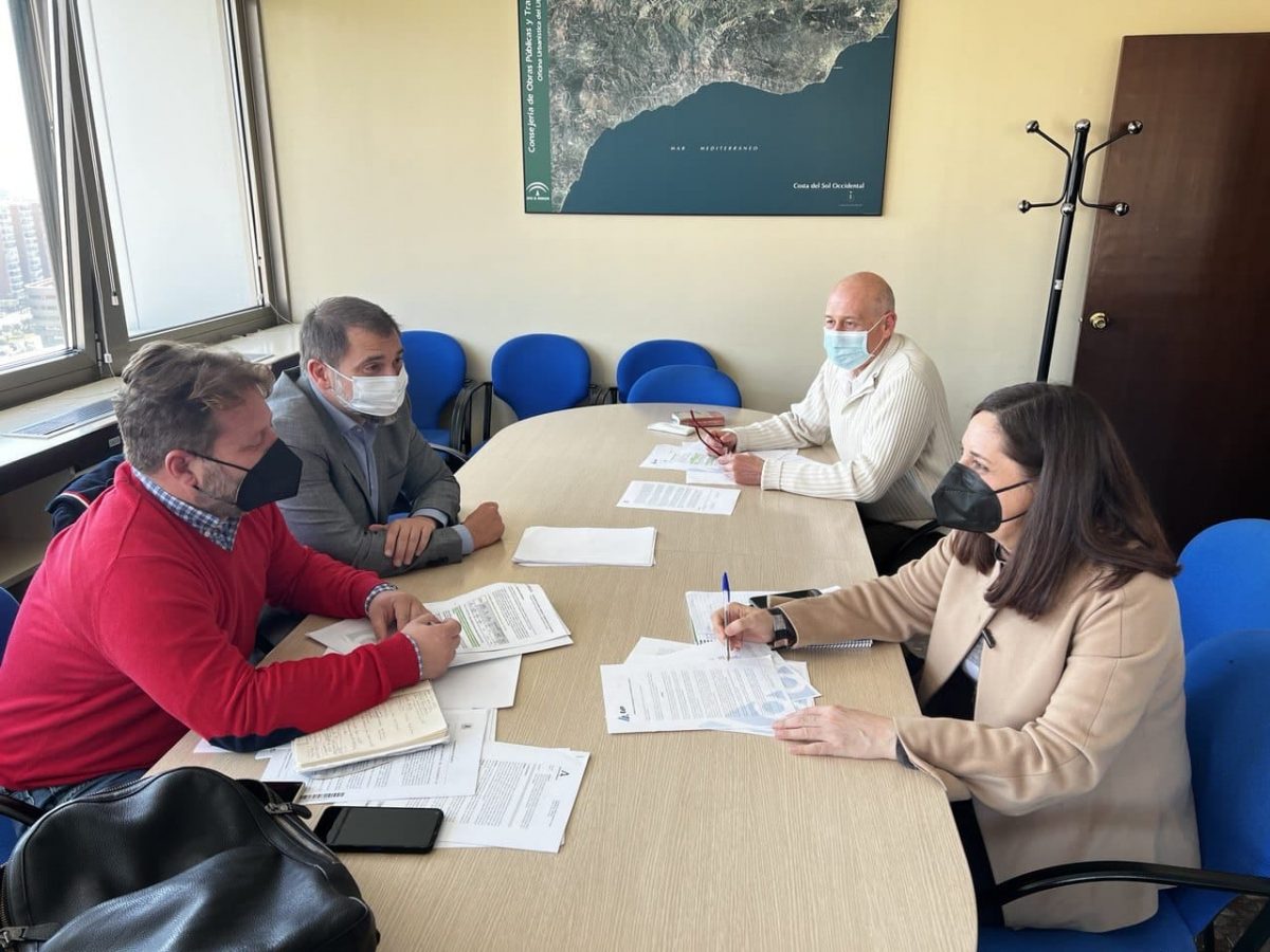 Manilva suma un nuevo objetivo: revitalizar las obras abandonadas - 273680167 2987645514882254 5796748701420799266 n Reunión de la Delegación de Urbanismo del Ayuntamiento con la Delegación Territorial de la Junta de Andalucía.