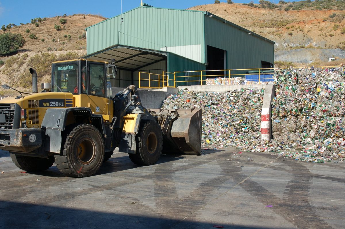 El bulo más extendido: Pensar que reciclar elimina puestos de trabajos "genera un daño tremendo" - DSC 0841 Planta de residuos, Complejo Ambiental Costa del Sol Occidental.