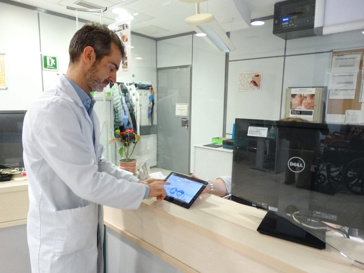 El Hospital Costa del Sol se cuela entre los finalistas de 'Somos Pacientes' como pionero en lengua de signos - FOTO HCSFINALISTA PREMIOSSOMOSPACIENTES El Hospital Costa del Sol se cuela entre los finalistas de 'Somos Pacientes' como pionero en lengua de signos - FOTO HCSFINALISTA PREMIOSSOMOSPACIENTES