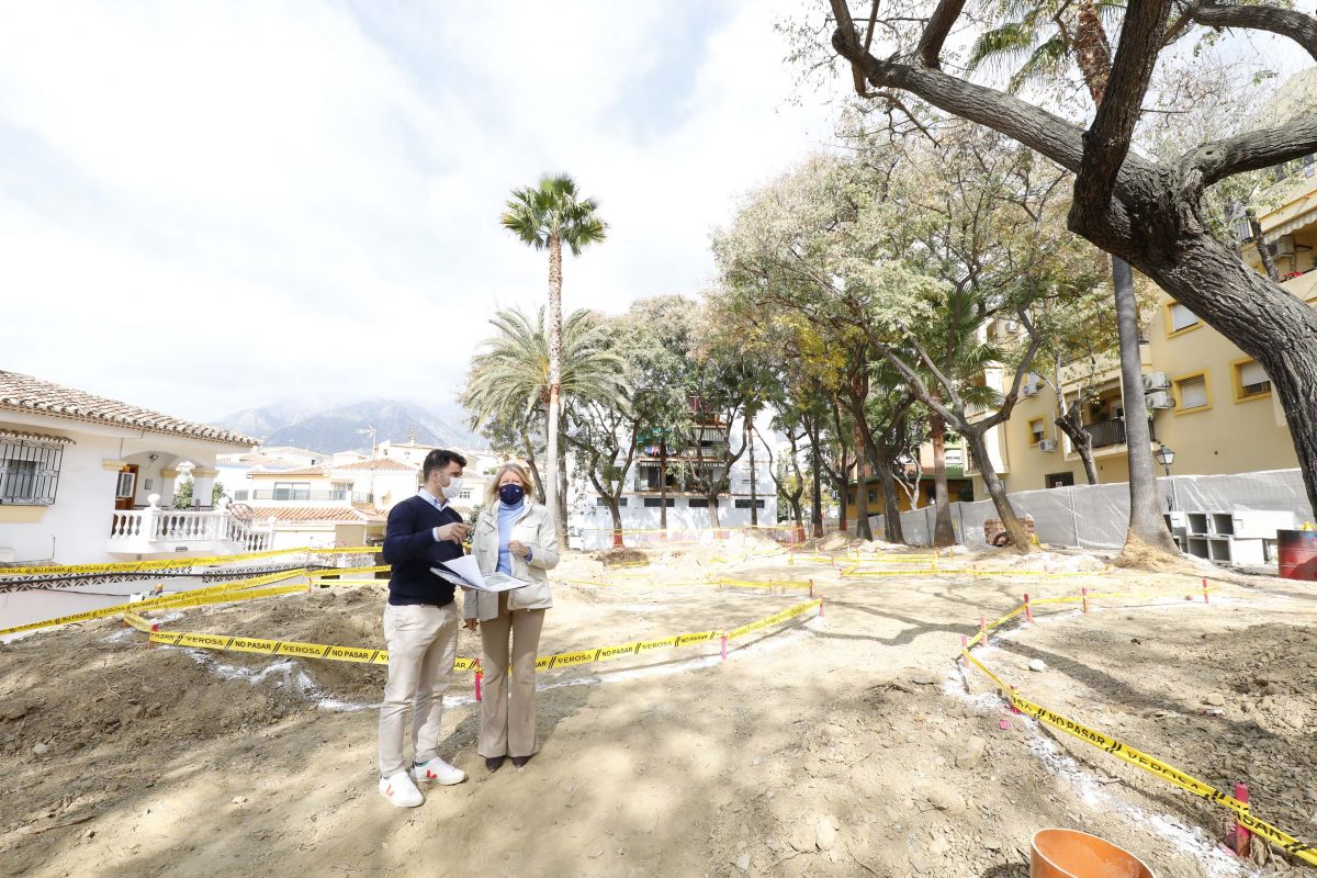Más espacios verdes, áreas de juegos, senderos para el paseo y zonas de descanso en calle Juanar - OTM1524 Visita al nuevo parque público de calle Juanar.