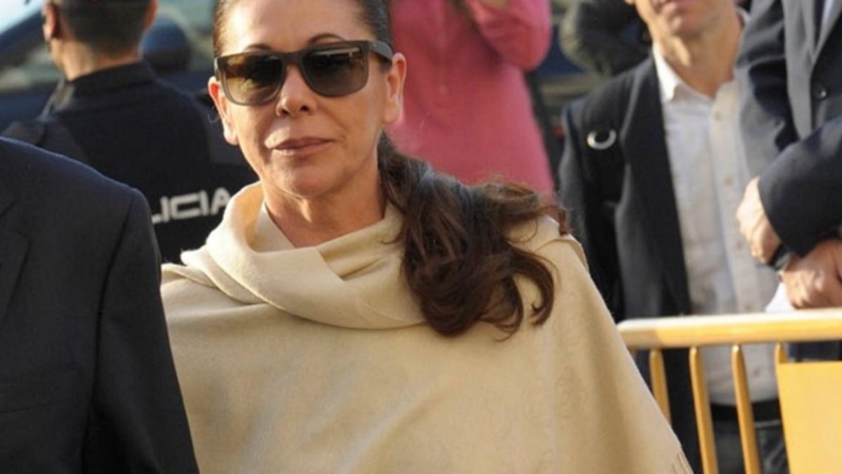 Isabel Pantoja se enfrenta a tres años de cárcel por la venta de su chalet en Marbella - 2021100618321914109 Isabel Pantoja se enfrenta a tres años de cárcel por la venta de su chalet en Marbella - 2021100618321914109