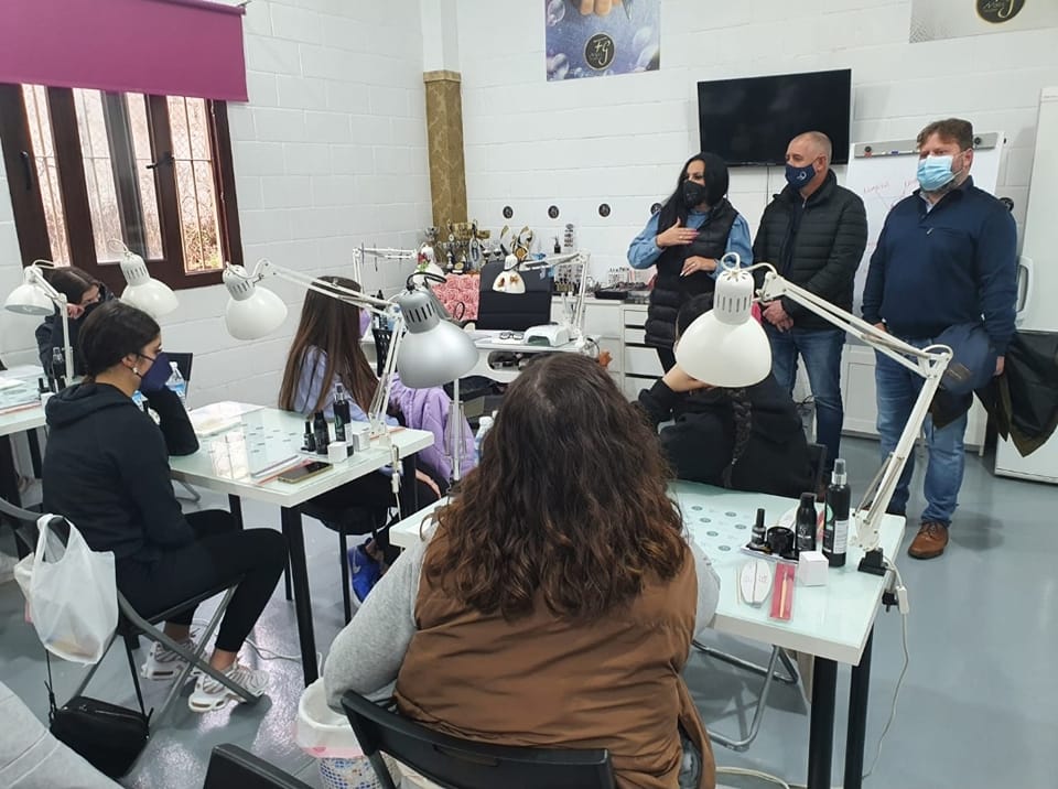 Manilva lanza un nuevo Curso de Iniciación al Acrílico Nivel Básico - 277306864 3022628694717269 8530061723258789624 n Curso de Iniciación al Acrílico Nivel Básico en Manilva.