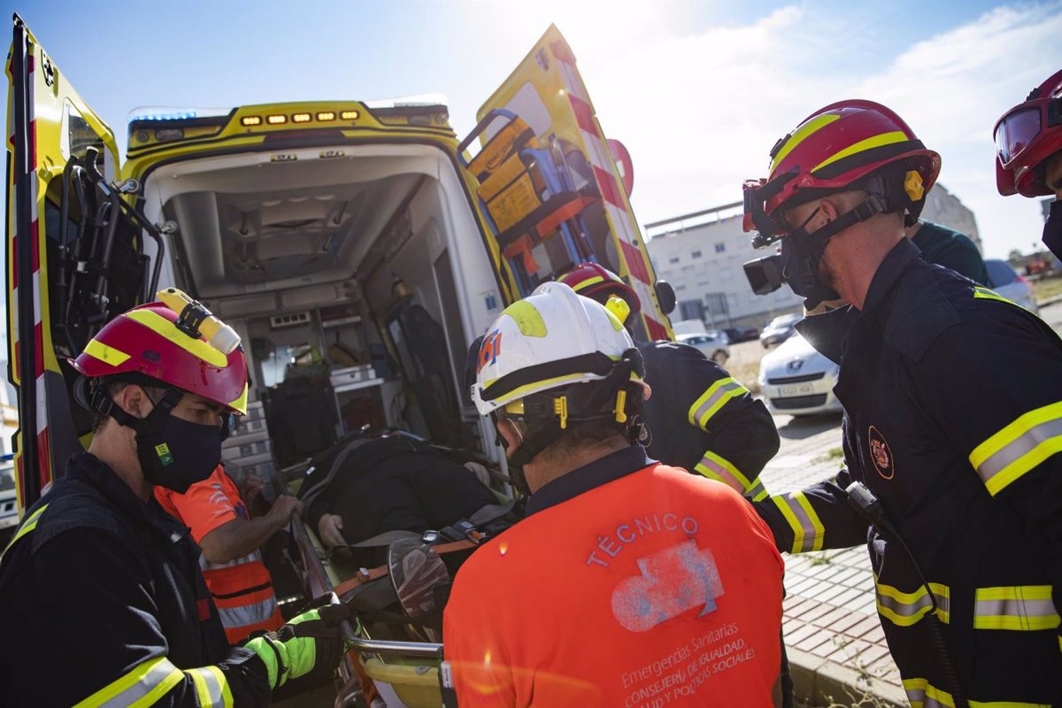 Encuentran sin vida a un hombre de 46 años en el río Padrón en Estepona - Bomberos Encuentran sin vida a un hombre de 46 años en el río Padrón en Estepona - Bomberos