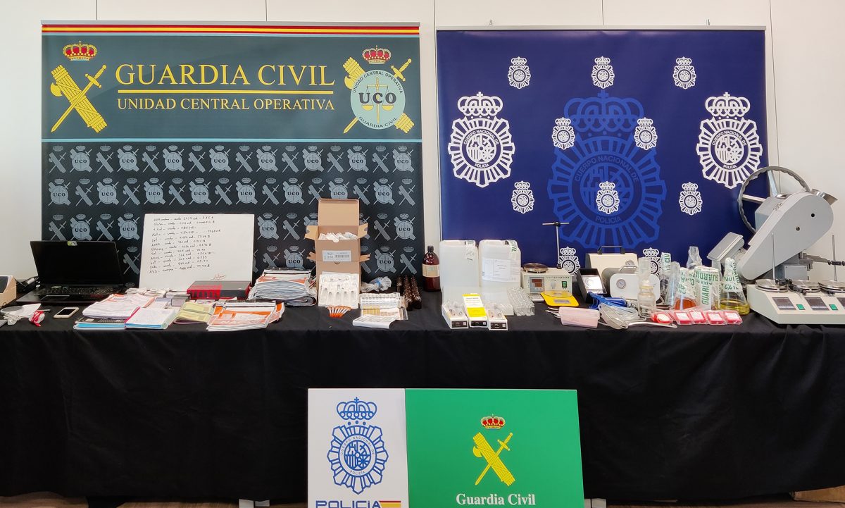 Cae una red que traficaba con sustancias dopantes para deportistas con domicilio en Benalmádena - Foto1 1 Operación conjunta entre la Guardia Civil y la Policía Nacional.
