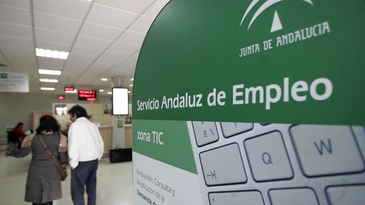 El paro baja en julio y alcanza el mínimo histórico desde 2008 - Oficina Servicio Andaluz Empleo El paro baja en julio y alcanza el mínimo histórico desde 2008 - Oficina Servicio Andaluz Empleo