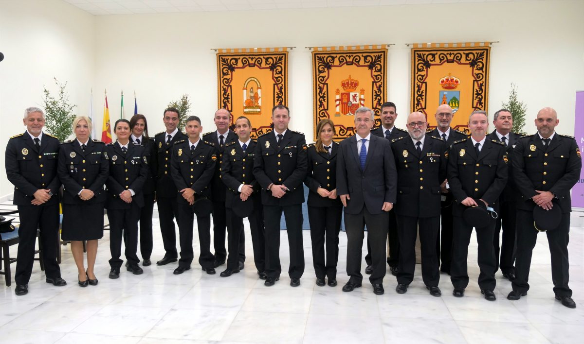 Estepona entrega el Premio 8 de Marzo a las unidades policiales contra la violencia de género - Premios 8 Marzo Estepona entrega el Premio 8 de Marzo a las unidades policiales contra la violencia de género - Premios 8 Marzo