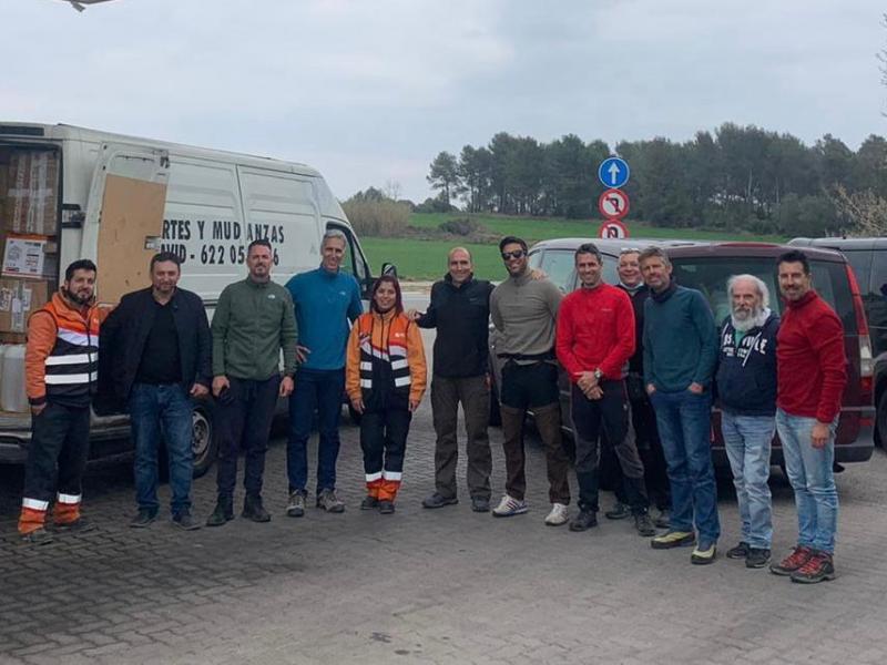 Bomberos de Málaga traerán a refugiados ucranianos en furgonetas desde Polonia - arc 375798 g Bomberos de Málaga en Polonia.