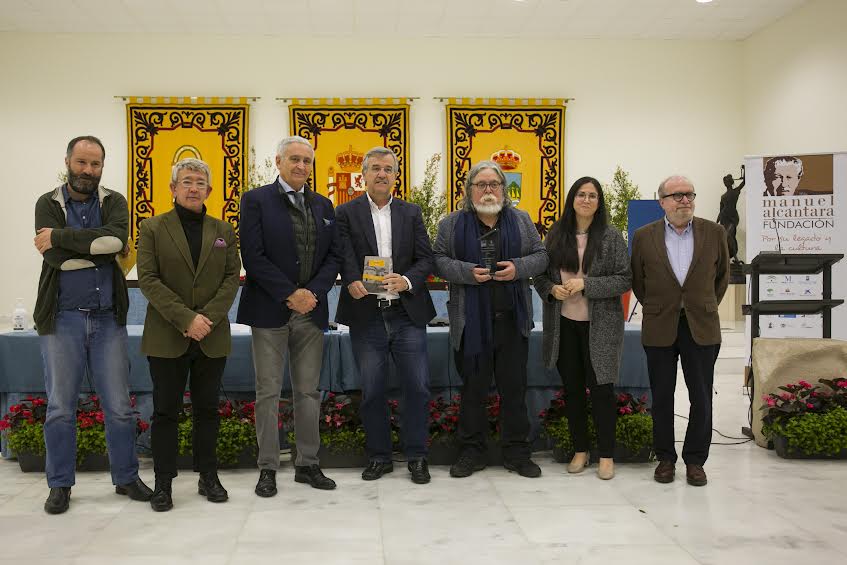 Manuel Moya recibe el II Premio Ciudad de Estepona con una novela sobre las cicatrices de la posguerra - 4 1 Manuel Moya recibe el II Premio Ciudad de Estepona con una novela sobre las cicatrices de la posguerra - 4 1