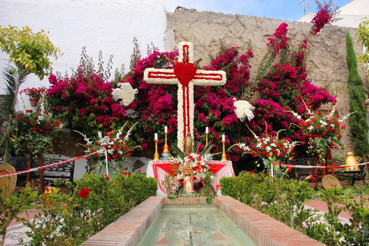 Siete altares participarán en el concurso de 'Cruces de Mayo' en Estepona - costa forum 4e09661e02e4c25b8 cruz de mayo in estepona Cruz de Mayo en Estepona. Archivo