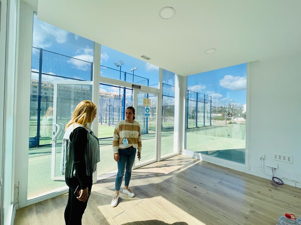 En la recuperación del Centro Deportivo de Marina de Casares - esta 1 visita al centro deportivo de Marina Casares.