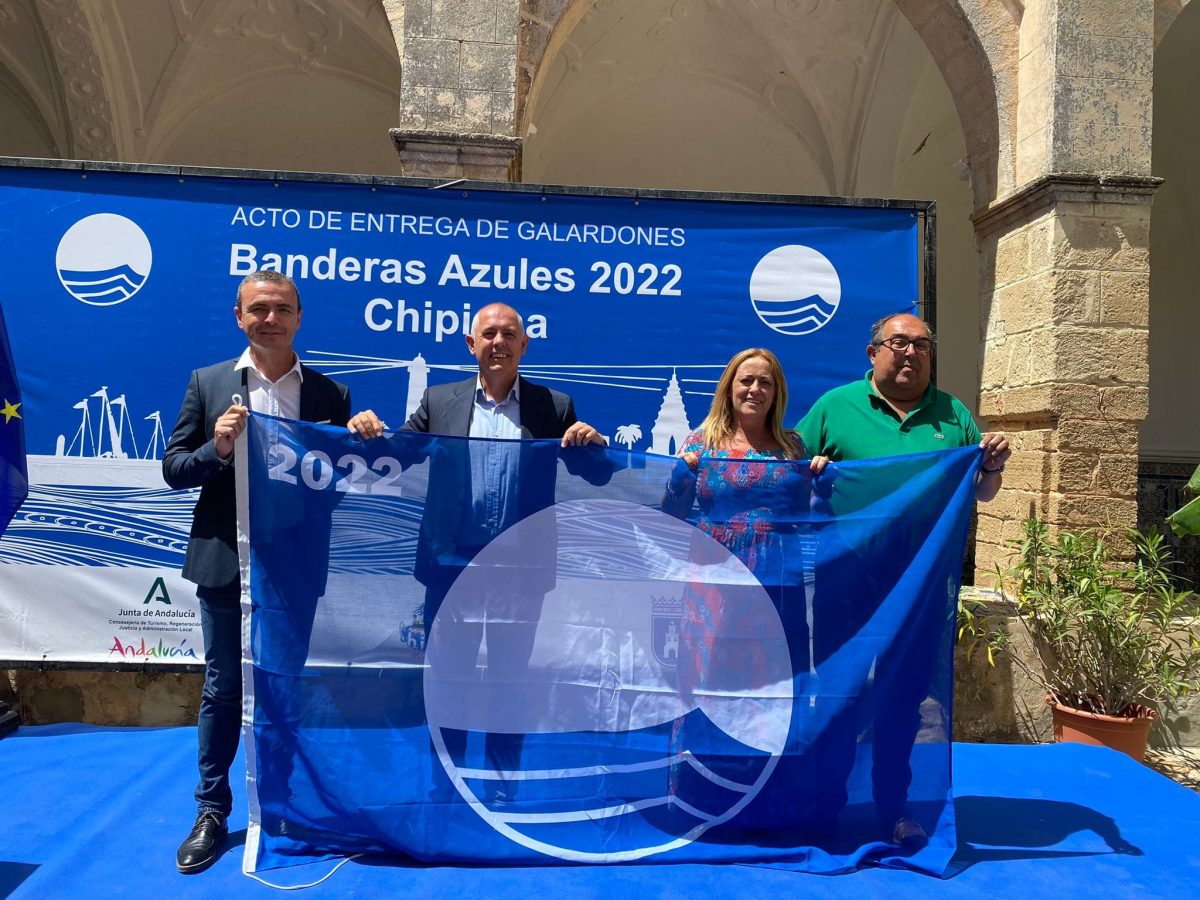 Recogida de la Bandera Azul por parte de Manilva.