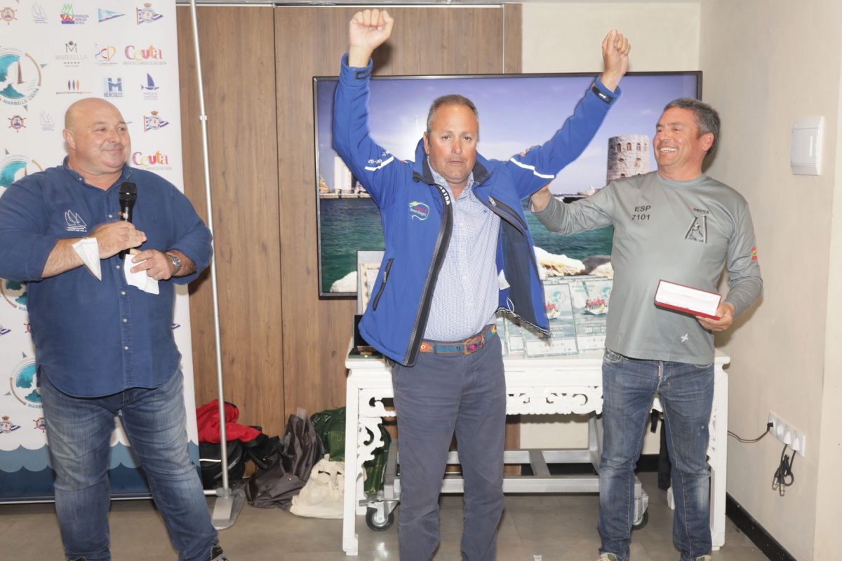La ausencia de viento impide la travesía a Vela entre Ceuta y Marbella - CEUTA Sergio Llorca La ausencia de viento impide la travesía a Vela entre Ceuta y Marbella - CEUTA Sergio Llorca