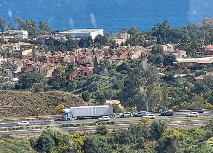 La Policía detiene a tiros un camión robado en plena autopista con 100 kilos de hachís - Camion Droga La Policía detiene a tiros un camión robado en plena autopista con 100 kilos de hachís - Camion Droga