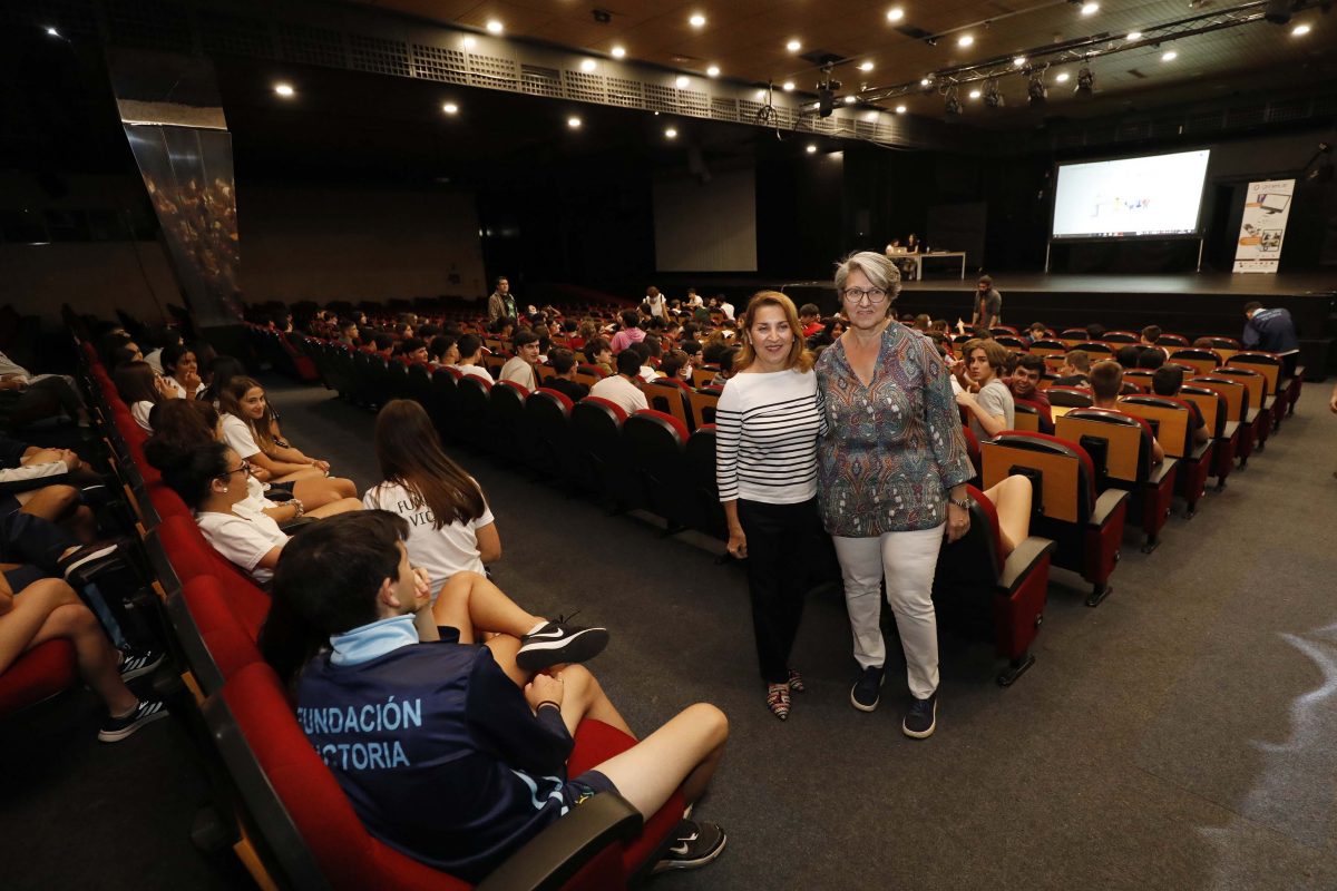 Unos 400 estudiantes reciben un taller sobre abusos sexuales de cara a la Feria de San Bernabé - TGM2834 Los estudiantes reciben el taller de cara a feria de Marbella.