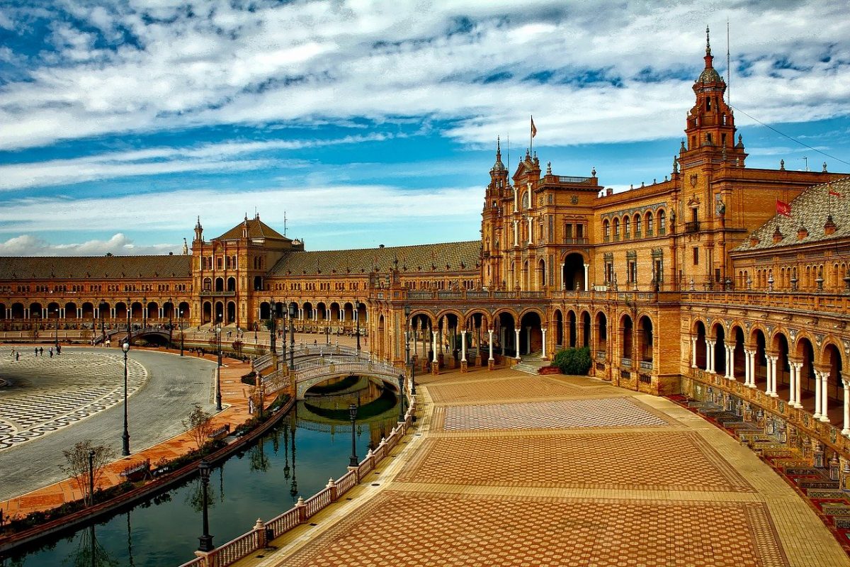 Plan de fin de semana: Escapada a Sevilla desde la costa del sol - plaza espana 1751442 1280 Plaza de España de Sevilla