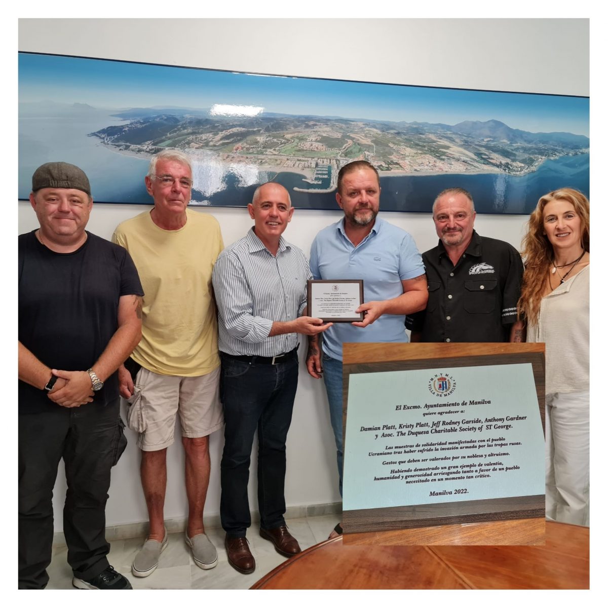 Reconocimiento a los vecinos de Manilva por su solidaridad con el pueblo ucraniano - 286717080 3082076478772490 7164625583923817339 n Entrega de placa a los vecinos de Manilva que ayudaron al pueblo ucraniano.