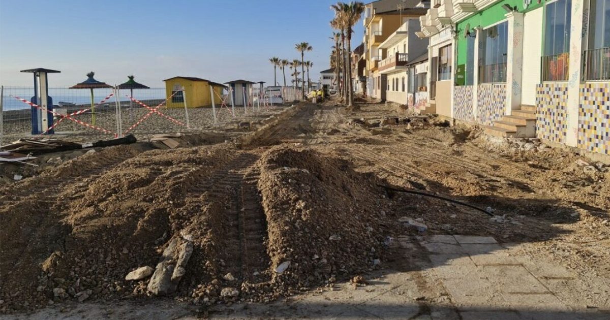 Manilva ayudará a los comercios del paseo marítimo con subvenciones - Captura de pantalla 2022 06 02 a las 17.13.57 Obras paseo marítimo de Sabinillas.