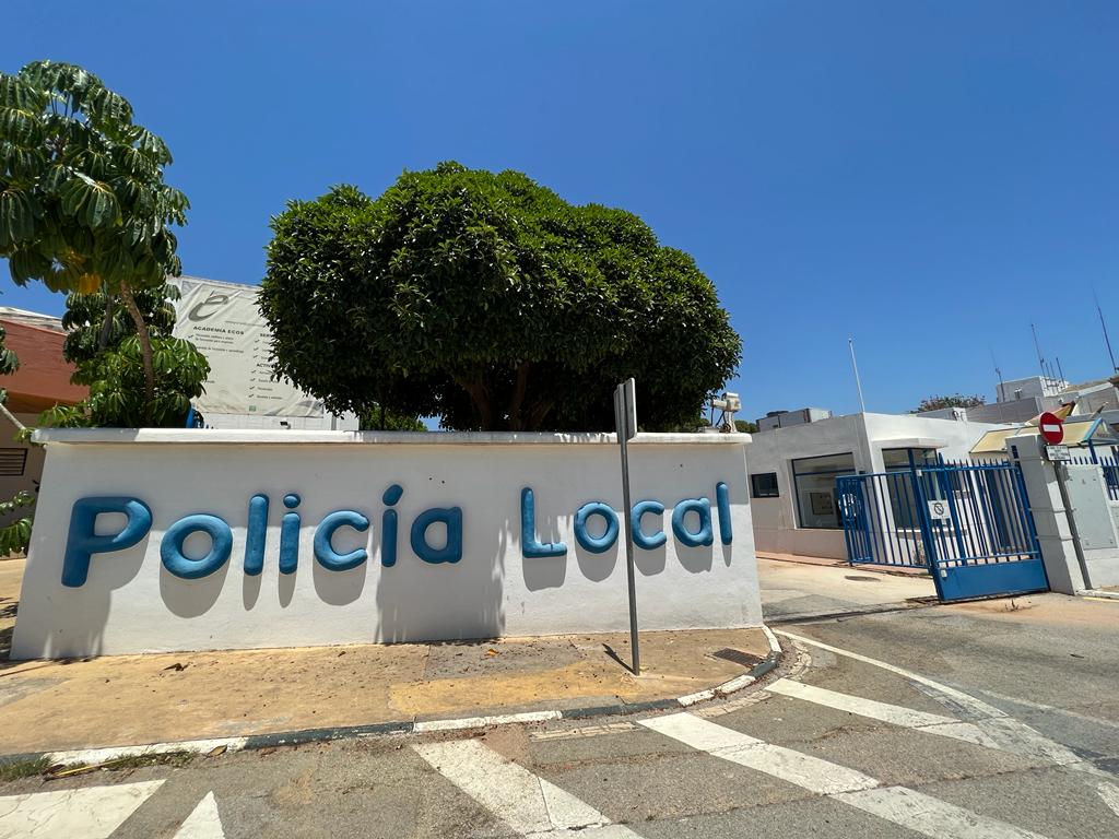 "Violar sale gratis": Feministas critican la suspensión de la condena de los agentes de Estepona - WhatsApp Image 2022 06 29 at 3.51.53 PM Jefatura de Policía Local de Estepona. / D.MACÍAS