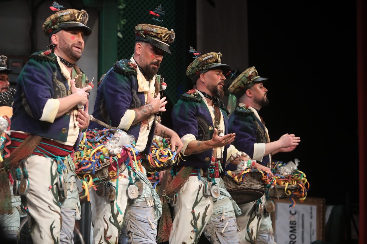 El mejor carnaval vuelve a Sabinillas con la XIII Noche Carnavalesca, que no se celebra desde 2017 - comparsa originales11 ‘Los Originales’ de Jonathan Pérez Ginel.