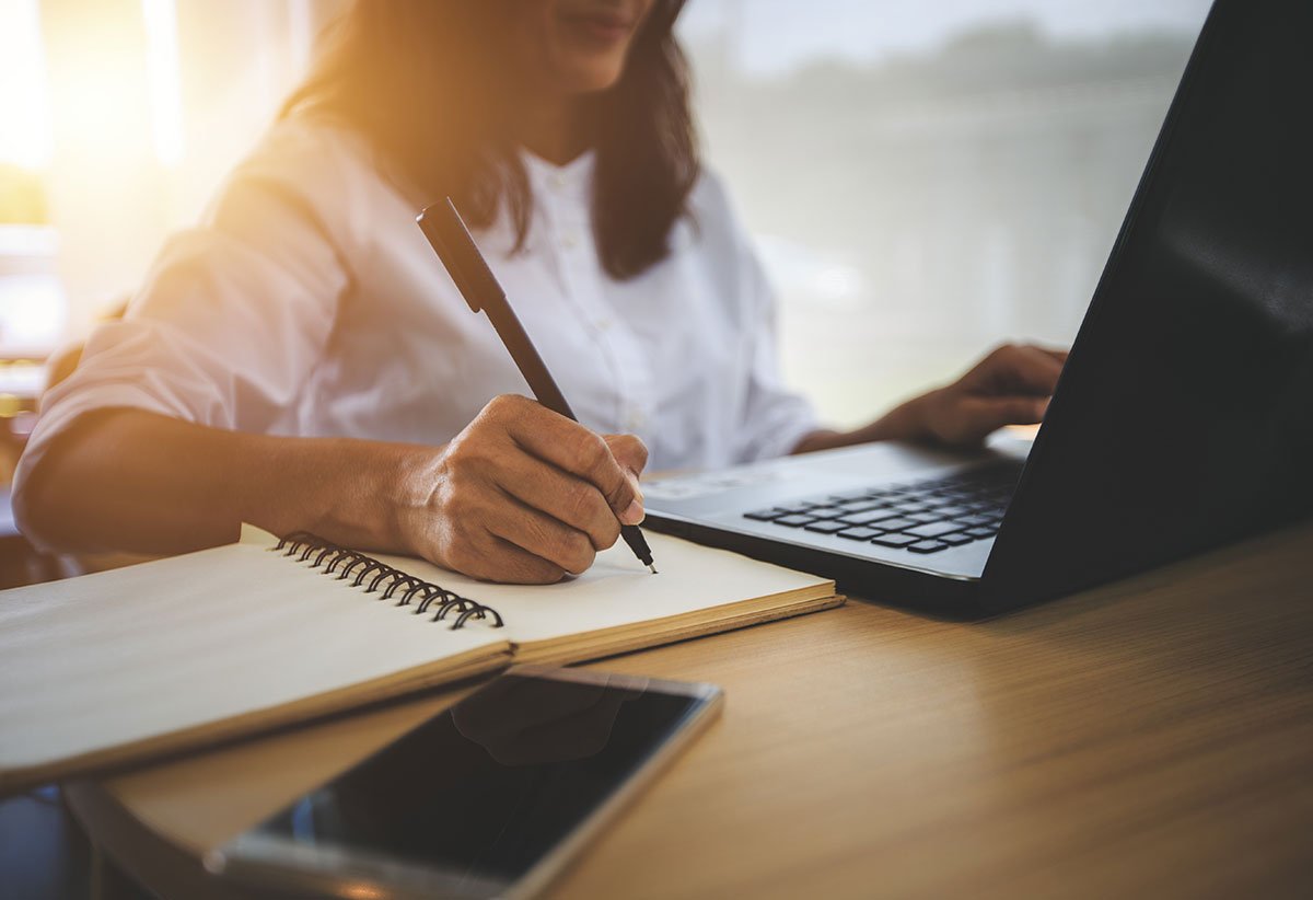 Recepcionista, monitor, informática o marketing: Estos son los cursos para desempleados en Estepona - cursos online consejos Cursos en Estepona.