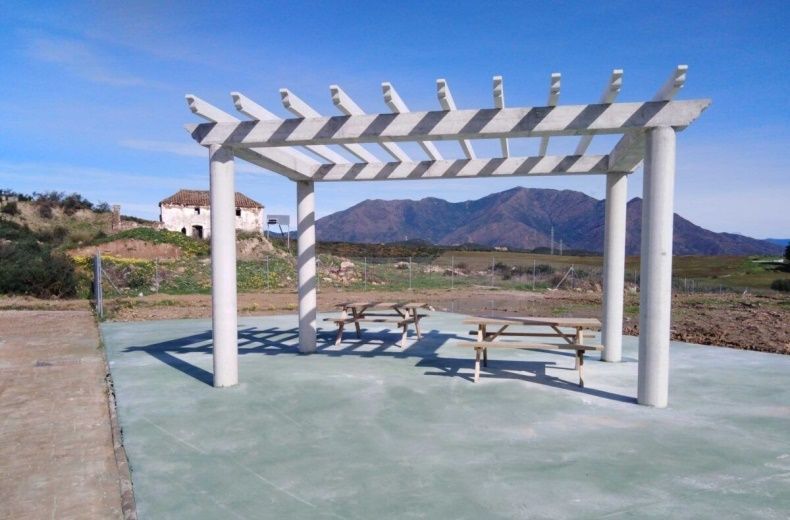 El parque de Doña Julia, ya en licitación - 294968774 3323747011240883 3243223488220029483 n Merendero en la zona donde irá el parque infantil de Doña Julia.