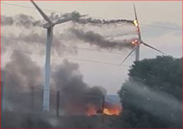 El fuego se 'come' un aerogenerador en el Parque Eólico de Los Llanos en Casares - Captura1 El fuego se 'come' un aerogenerador en el Parque Eólico de Los Llanos en Casares - Captura1