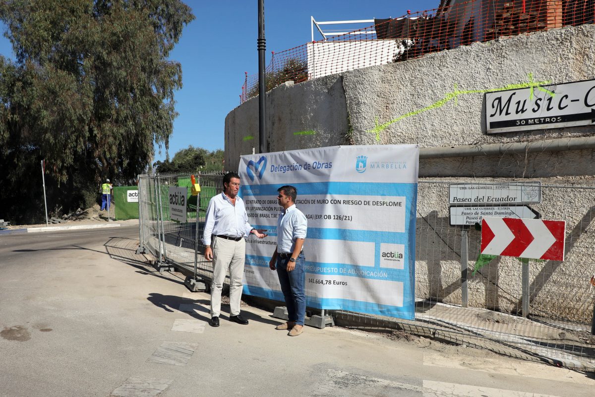 Construcción del muro de contención en un inmueble de Las Chapas.