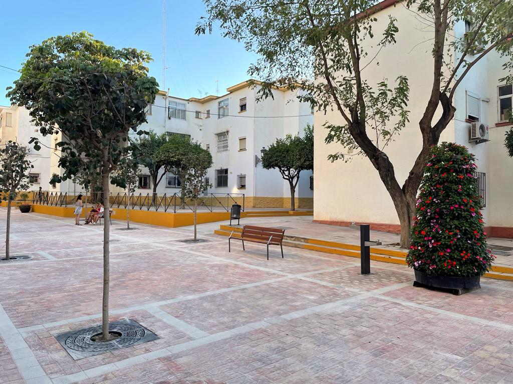La calle Herrera Oria se suma al 'Jardín de la Costa del Sol' tras su remodelación - Foto Herrera Oria 1 La calle Herrera Oria se suma al 'Jardín de la Costa del Sol' tras su remodelación - Foto Herrera Oria 1