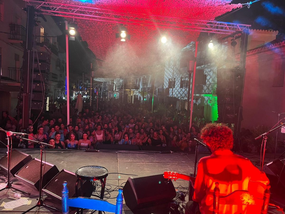 Gran ambiente en la Noche de Embrujo en Manilva - Manilva Gran ambiente en la Noche de Embrujo en Manilva - Manilva