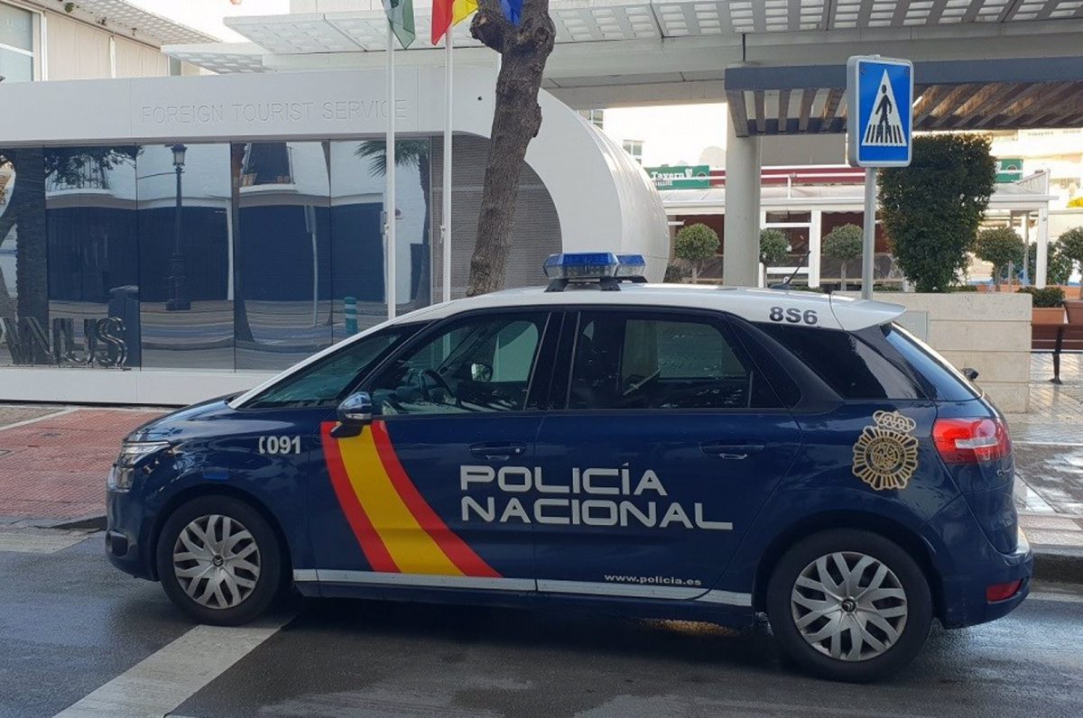 Detienen en Marbella a un joven por amenazar con una pistola a un repartidor de pizzas - Policia Marbella Detienen en Marbella a un joven por amenazar con una pistola a un repartidor de pizzas - Policia Marbella