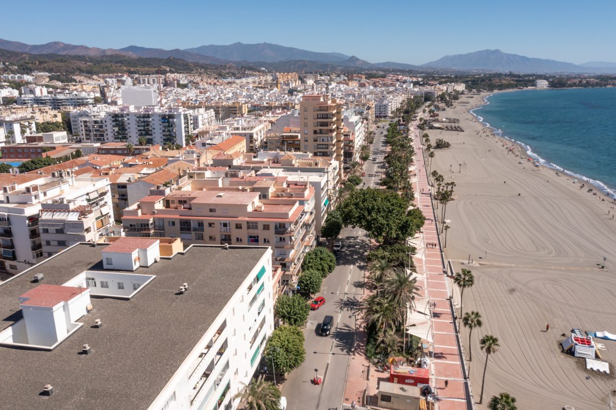 Continúa la peatonalización de la Avenida España.