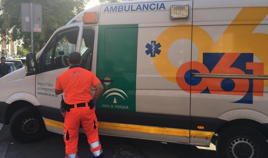 Herida grave una joven en un patinete por atropello en Málaga - 1570450190973ambulancia061Sevillaestandar Herida grave una joven en un patinete por atropello en Málaga - 1570450190973ambulancia061Sevillaestandar