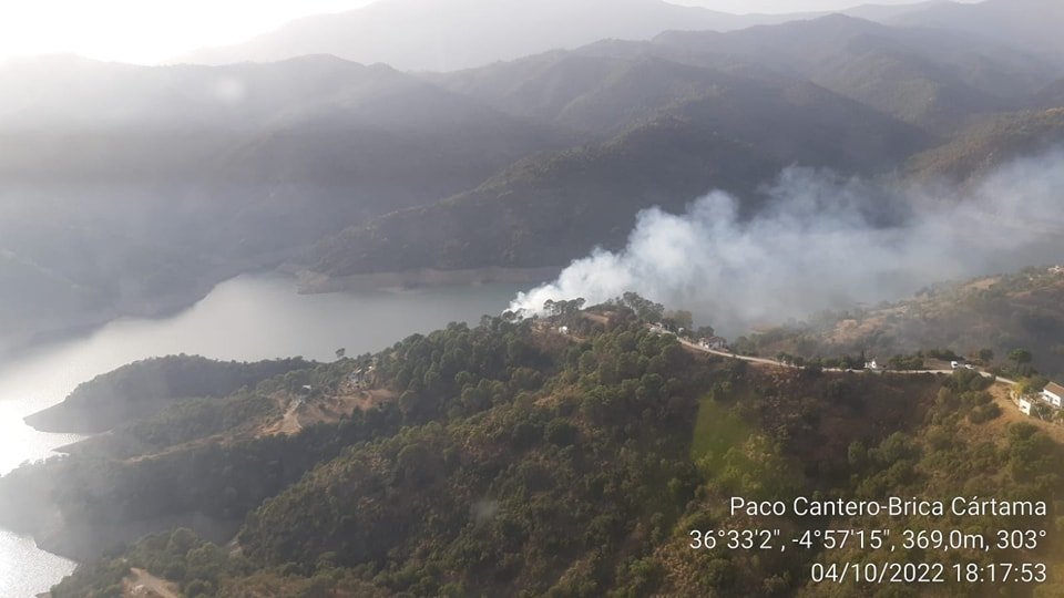 Declarado un incendio en Istán, en el paraje Pantano de La Concepción - 310462474 410915374551657 1562889481662559672 n Incendio en Istán este martes 4 de octubre.