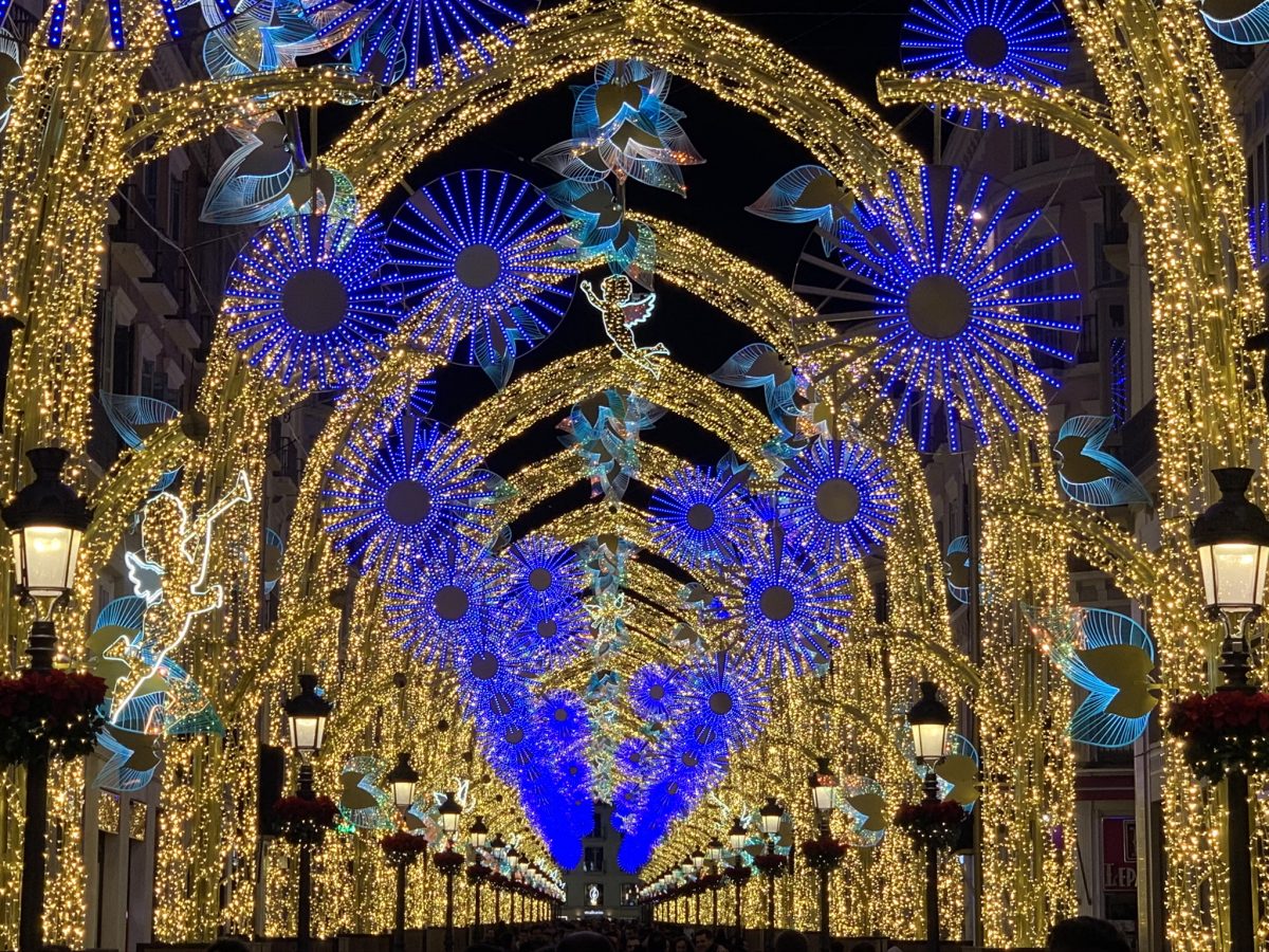 Málaga, entre las 15 ciudades con mejor calidad de vida - Calle Larios Navidad 2019 La calle Larios en la Navidad de 2019