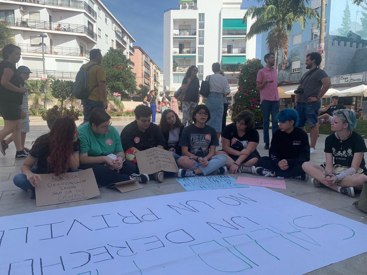 Estepona se suma a la manifestación a nivel estatal para pedir una salud mental de calidad - WhatsApp Image 2022 10 27 at 6.18.34 PM Manifestación en la Plaza Antonia Guerrero, Estepona.
