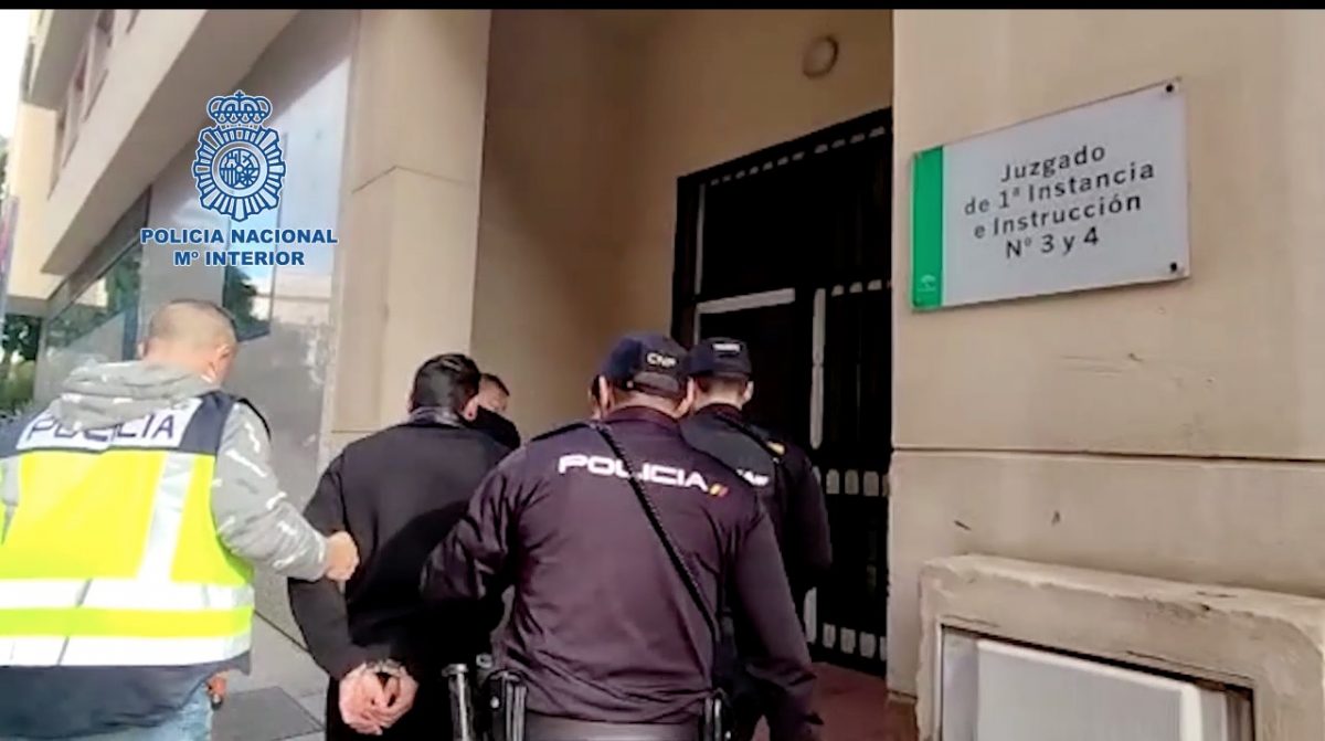 Cae la banda que robaba en campos de golf: llegaron a "fundir" una tarjeta con 3.000 € en compras - Detenido campos de golf Cae la banda que robaba en campos de golf: llegaron a "fundir" una tarjeta con 3.000 € en compras - Detenido campos de golf