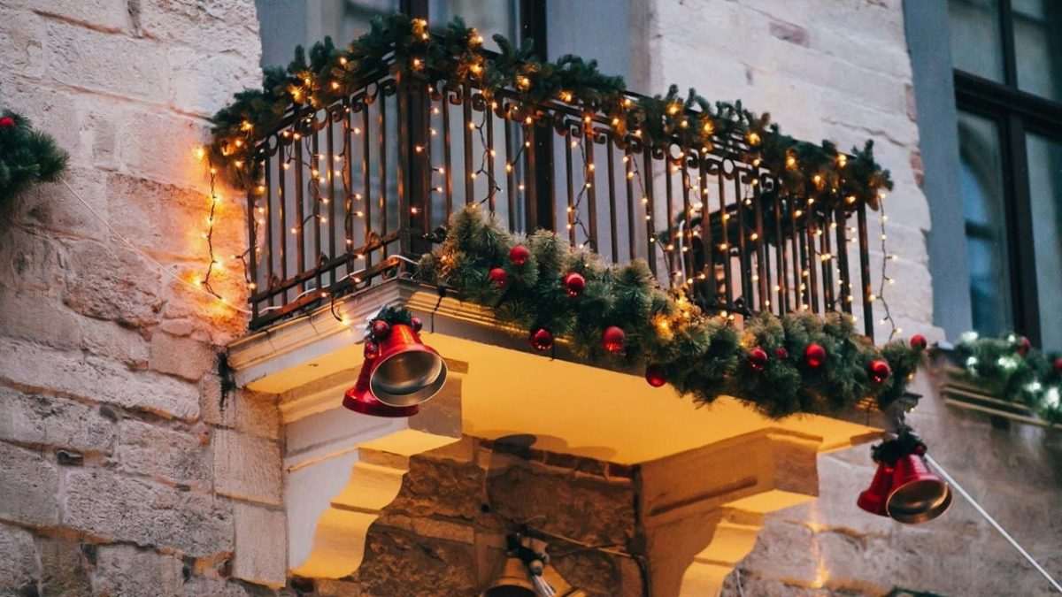 Manilva comienza con sus concursos de adornos navideños y fachadas - decoracion navidena terrazas balcones Fachada navideña
